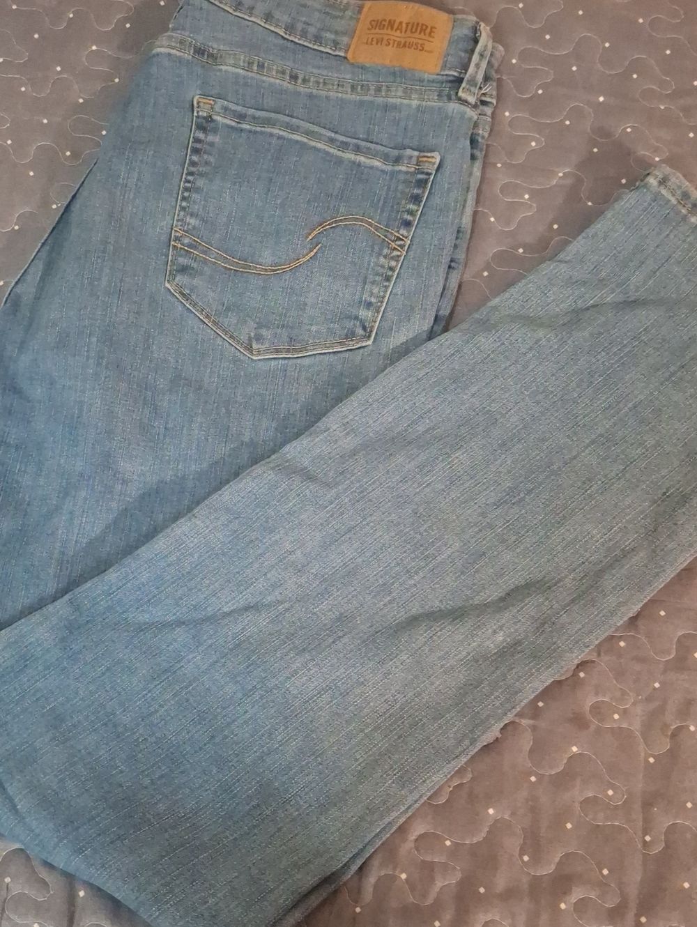 Signature Levi's Strauss Light Blue High rise Straight Jeans size 12